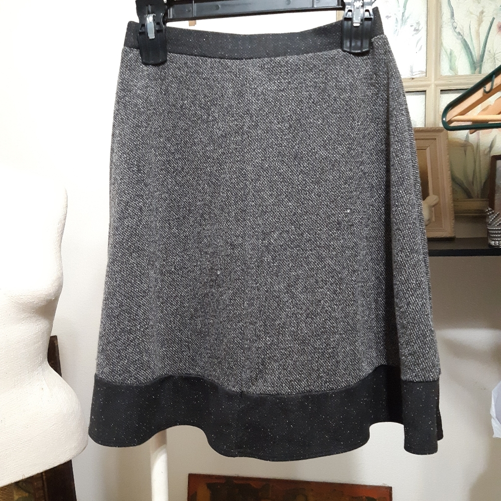 Womens Suit Skirt Sz Small Elastic waist Classic Black gray contrast BENBASSET